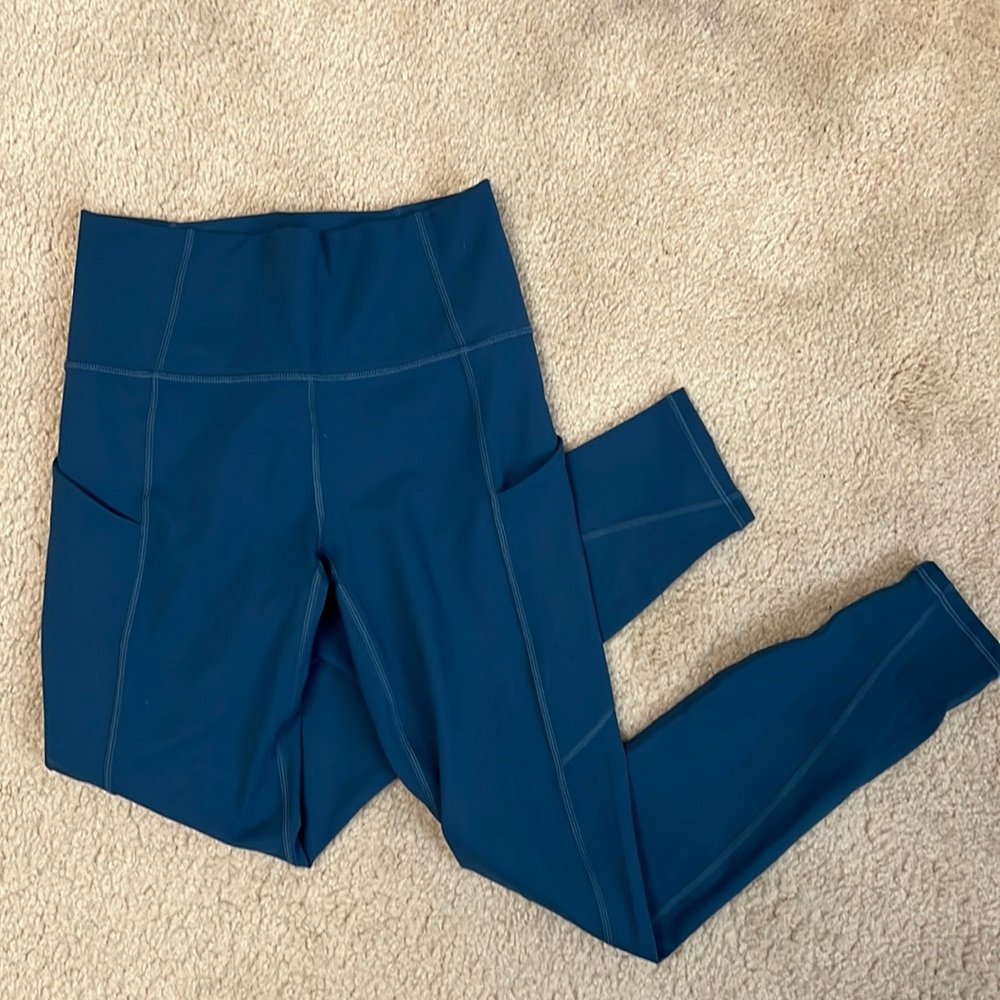 Fabletics Oasis High Waisted 7/8 Leggings